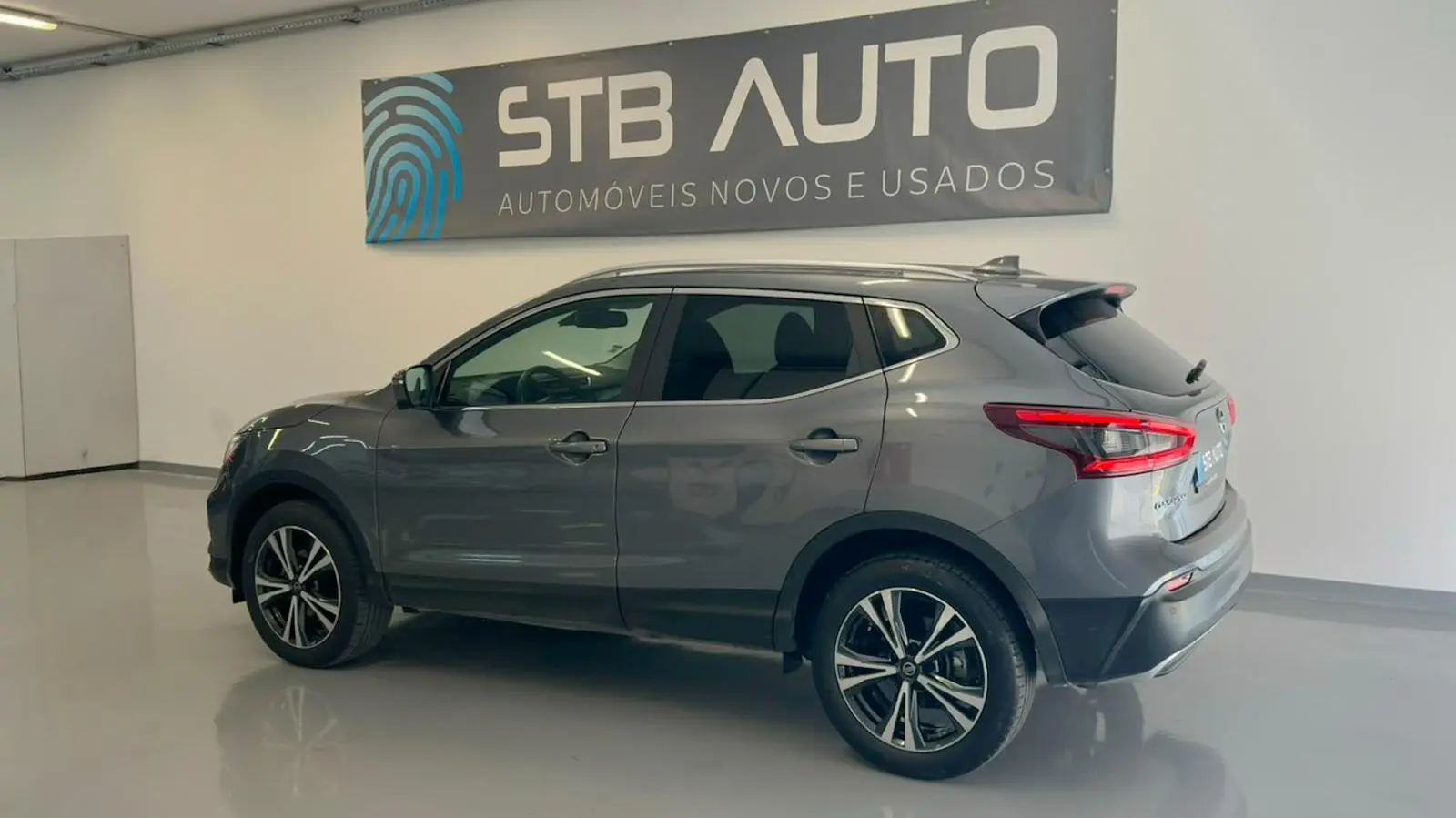 Nissan Qashqai 1.3 DIG-T N-Connecta J18 34