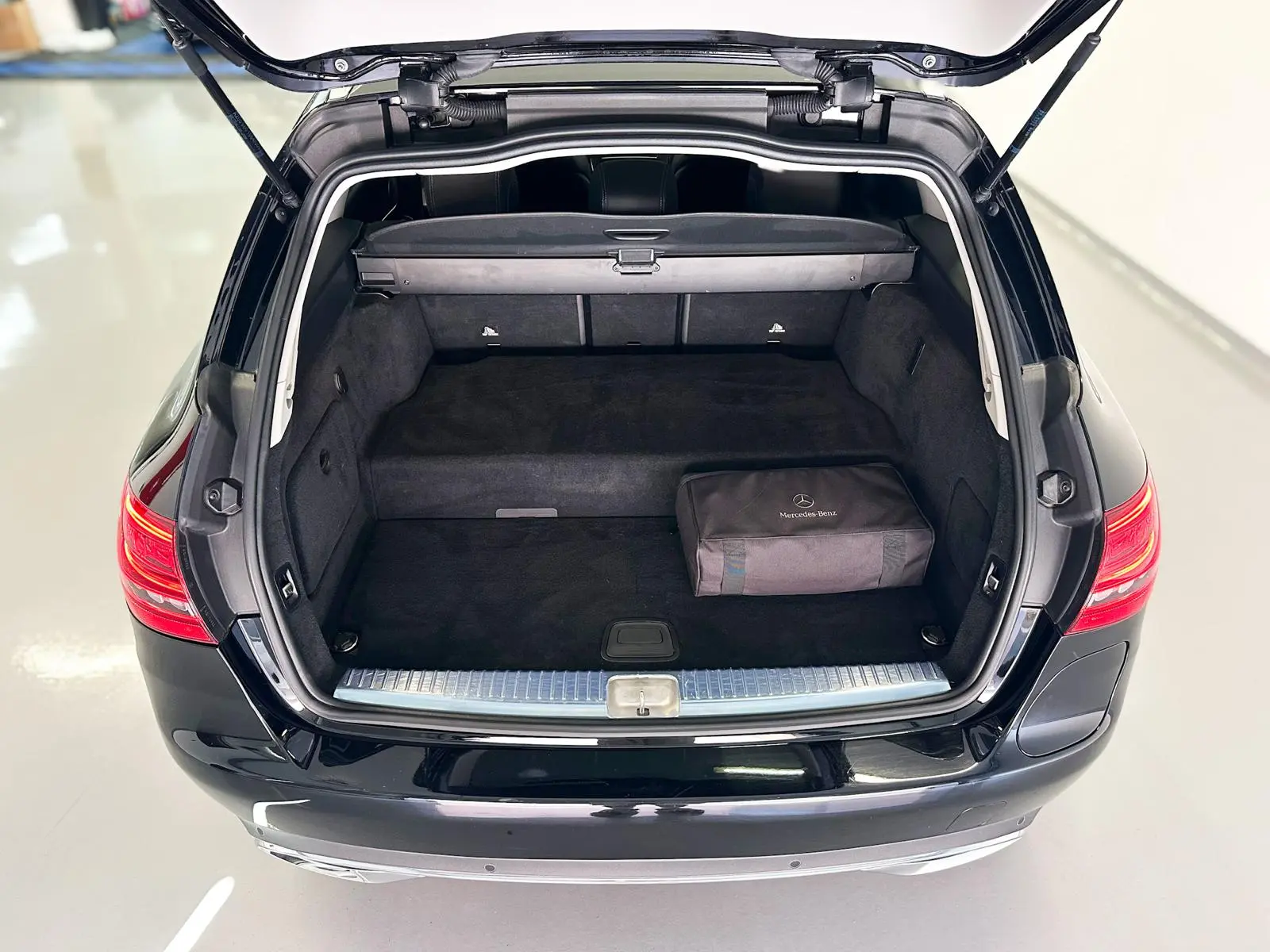 Mercedes-Benz C 300 de T 9G-TRONIC Avantgarde 6