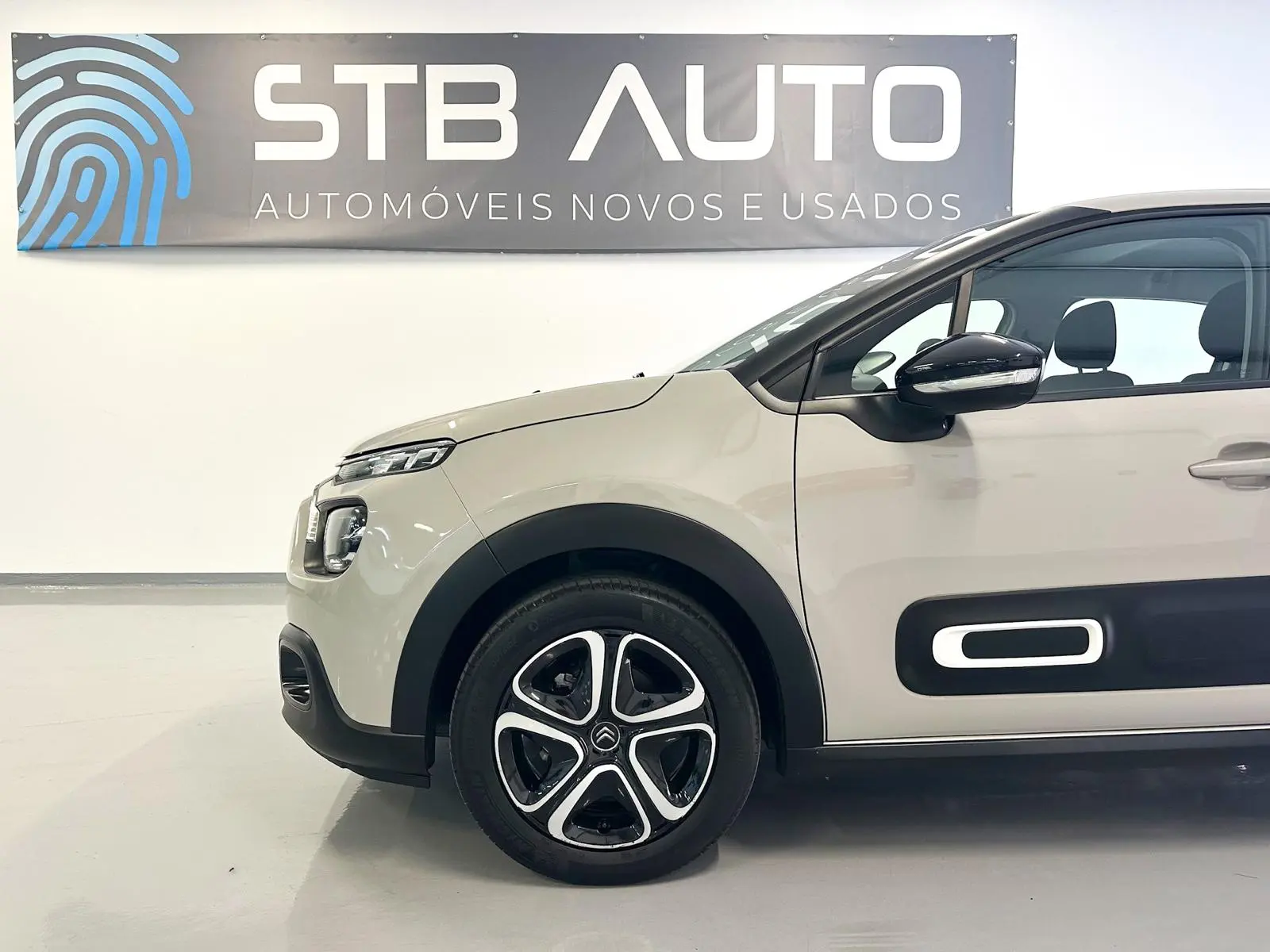 Citroen C3 Pure Tech S&S Feel 23