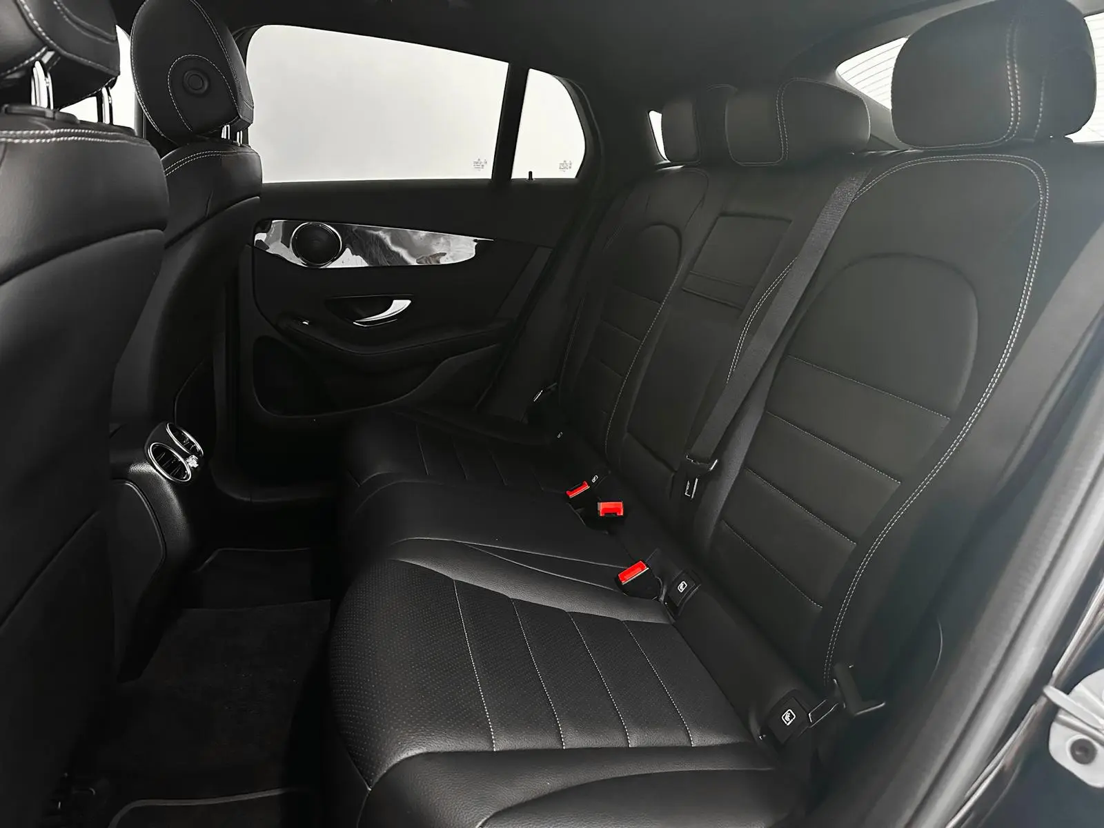Mercedes-Benz GLC 300 de Coupé 4Matic 13