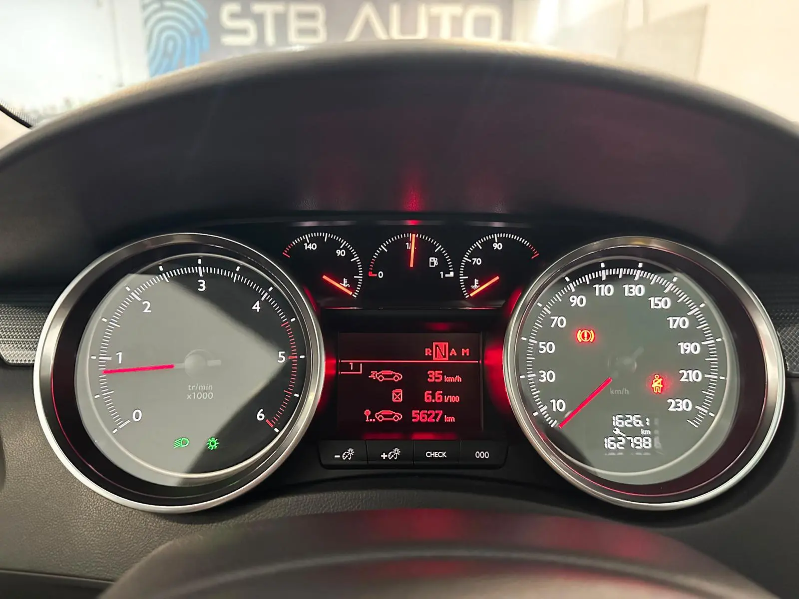 Peugeot 508 SW 1.6 e-HDi Allure 2-Tronic 105g 25