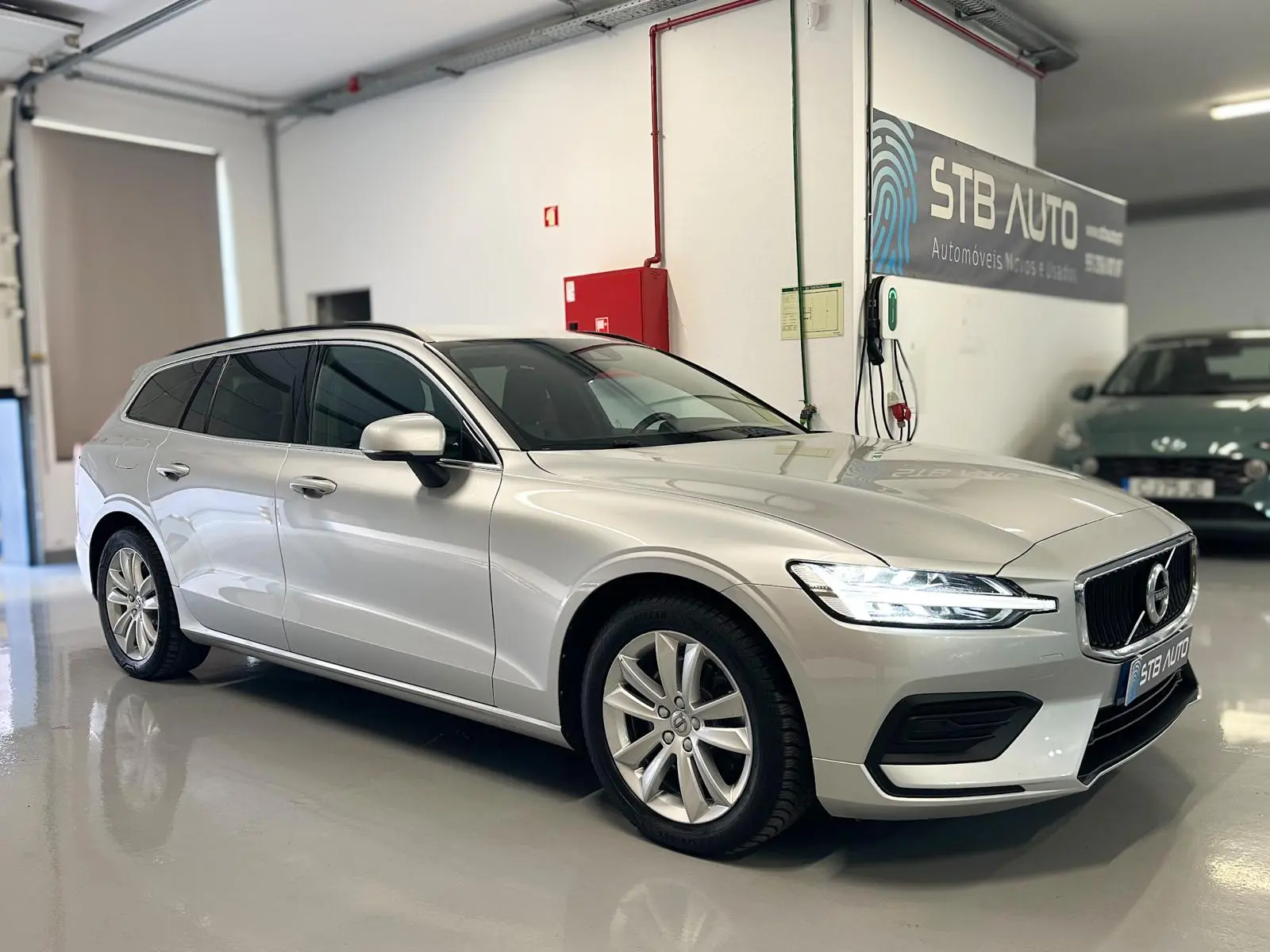 Volvo V60 B4 D Geartronic Momentum Pro 43