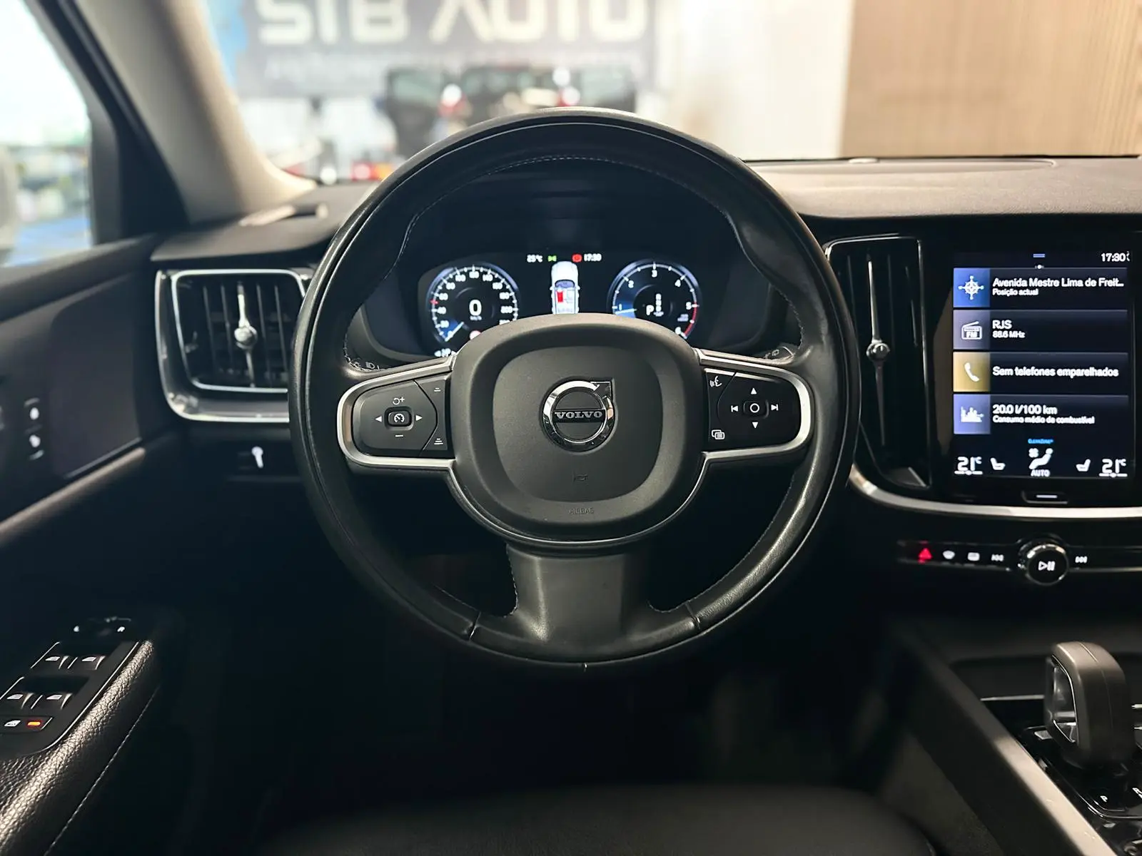 Volvo V60 B4 D Geartronic Momentum Pro 31
