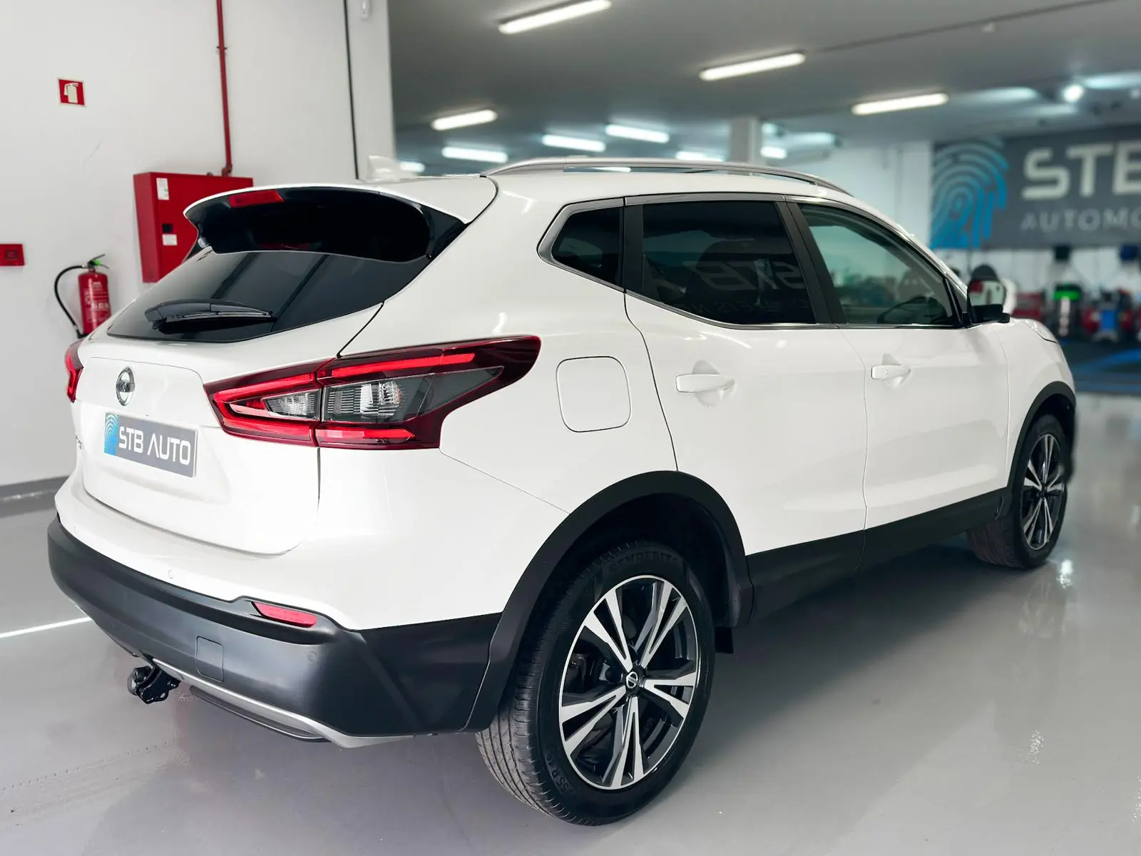 Nissan Qashqai 1.3 DIG-T N-Connecta DCT 5