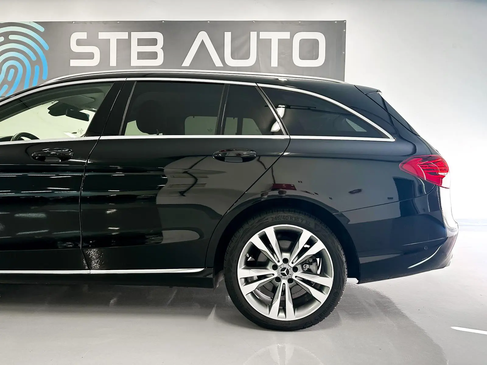Mercedes-Benz C 300 de T 9G-TRONIC Avantgarde 24