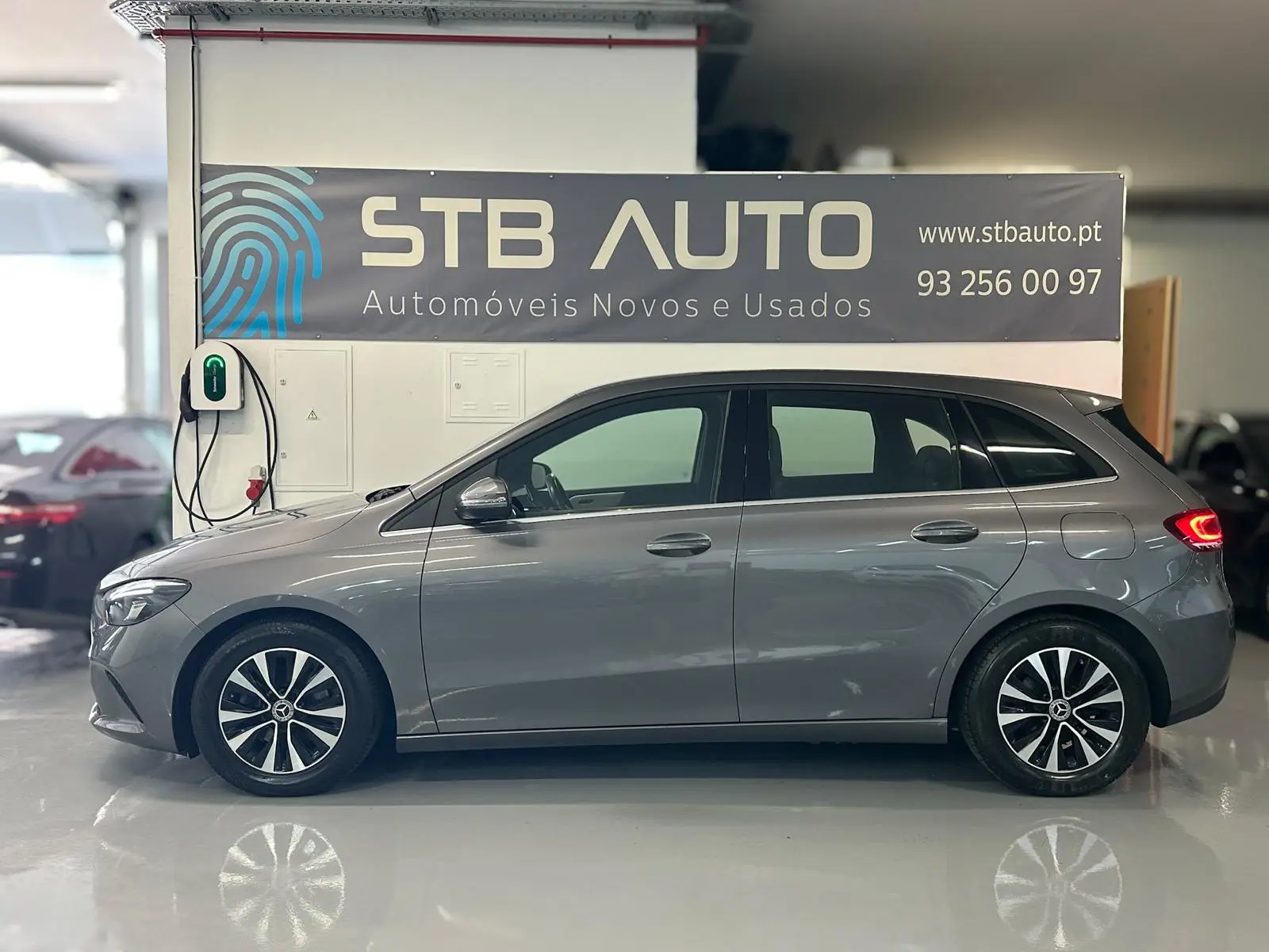 Mercedes-Benz B 180 2