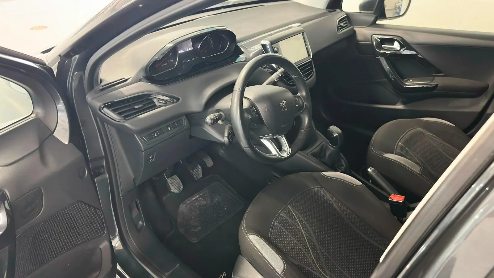 Peugeot 208 1.4 HDi Active 6