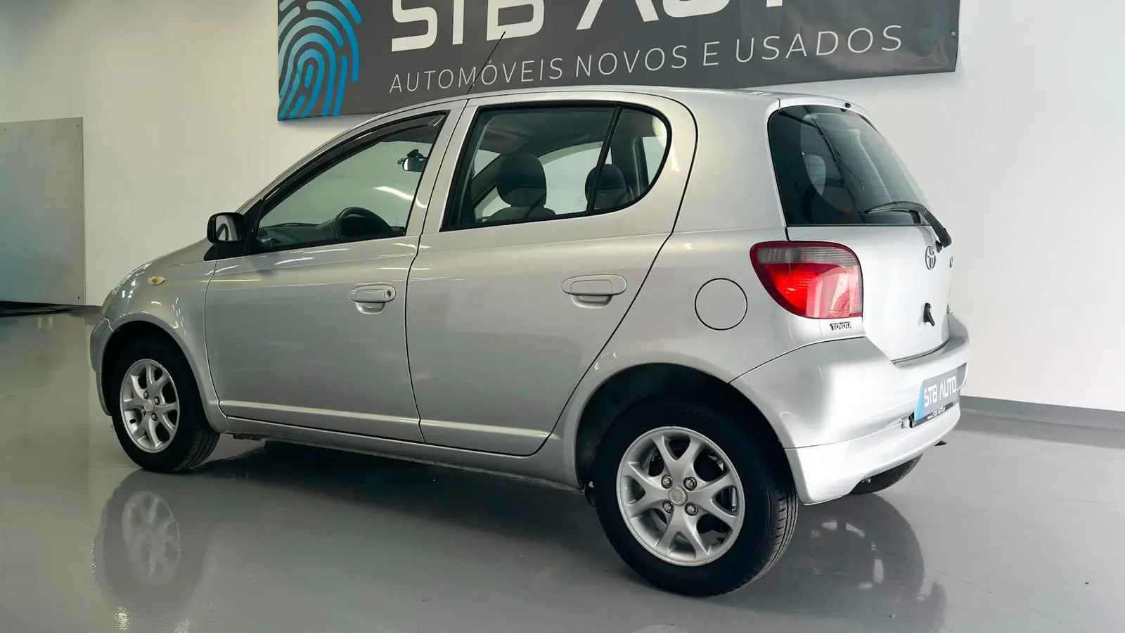 Toyota Yaris 1.0 Sol 28