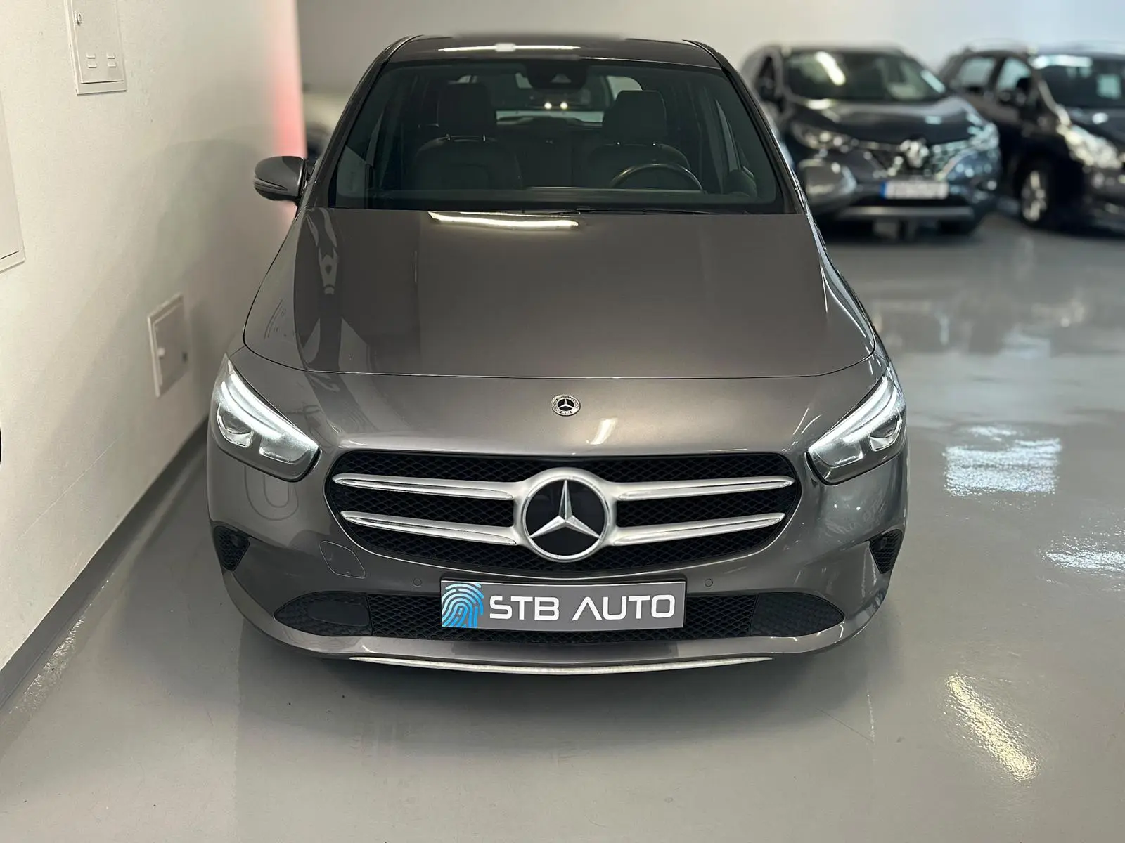 Mercedes-Benz B 180 3