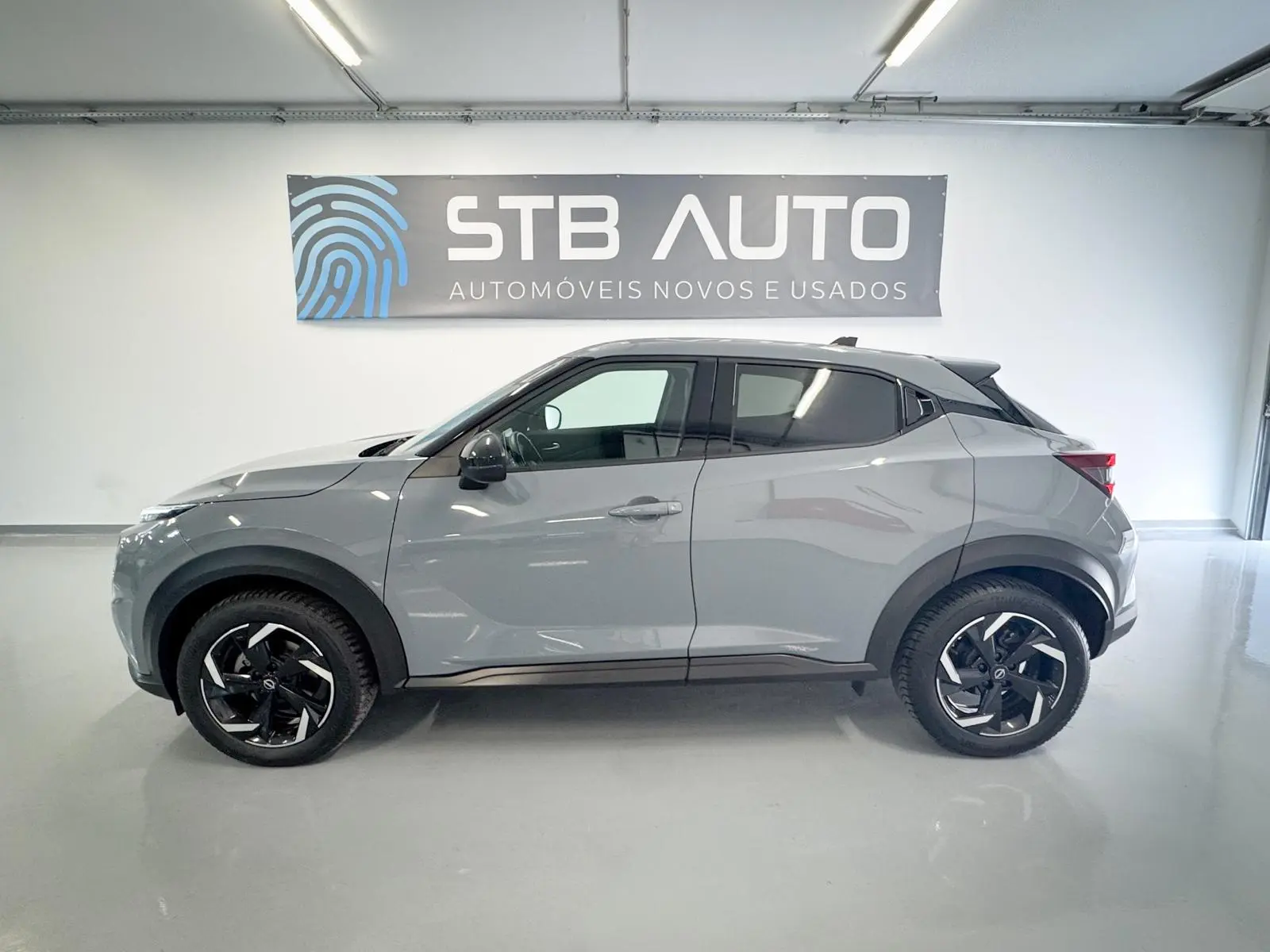 Nissan Juke 1.0 DIG-T N-Connecta DCT 4