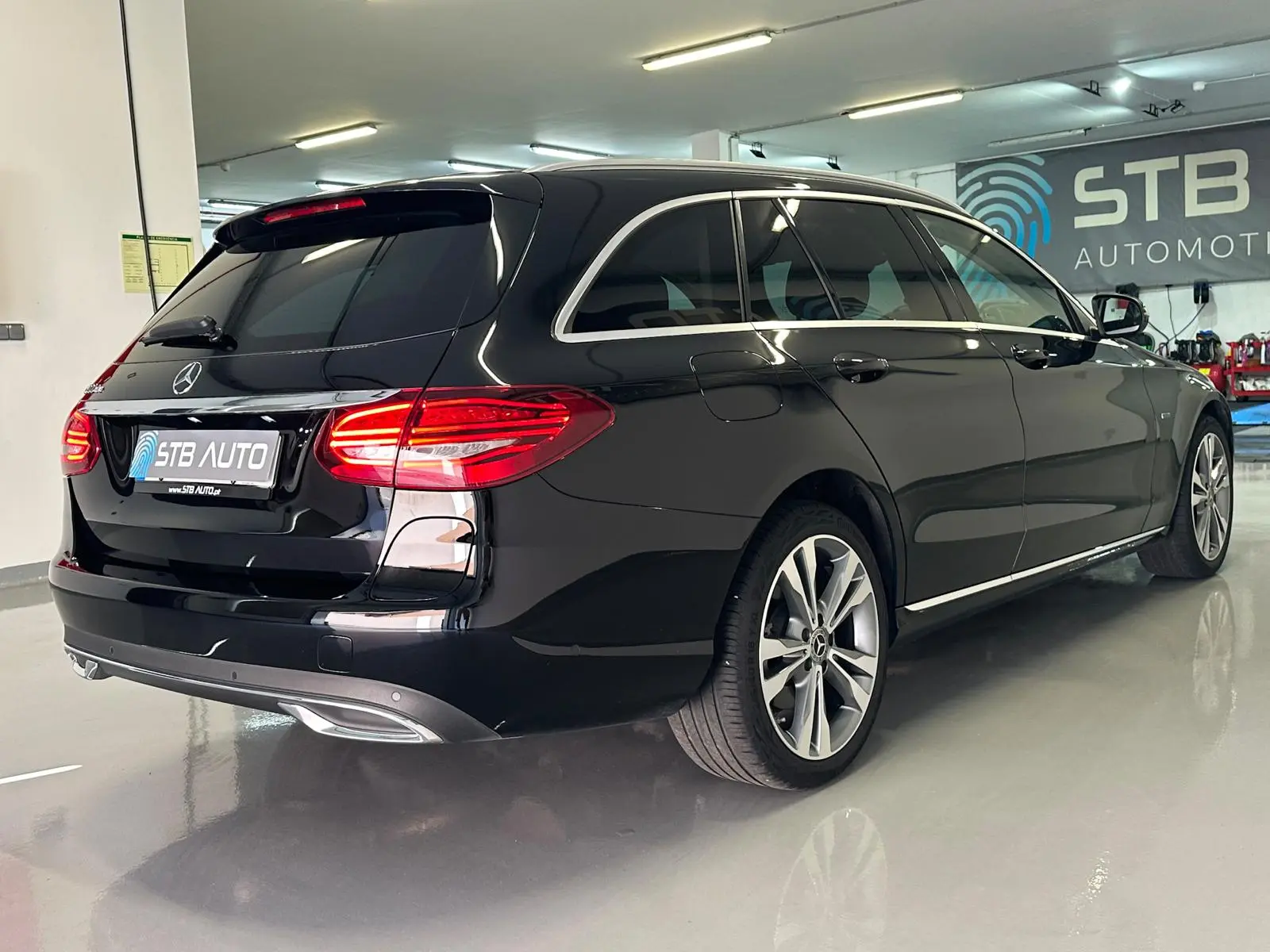 Mercedes-Benz C 300 de T 9G-TRONIC Avantgarde 22