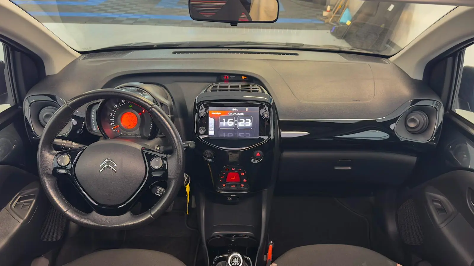 Citroen C1 Airscape 1.0 VTi Shine 28