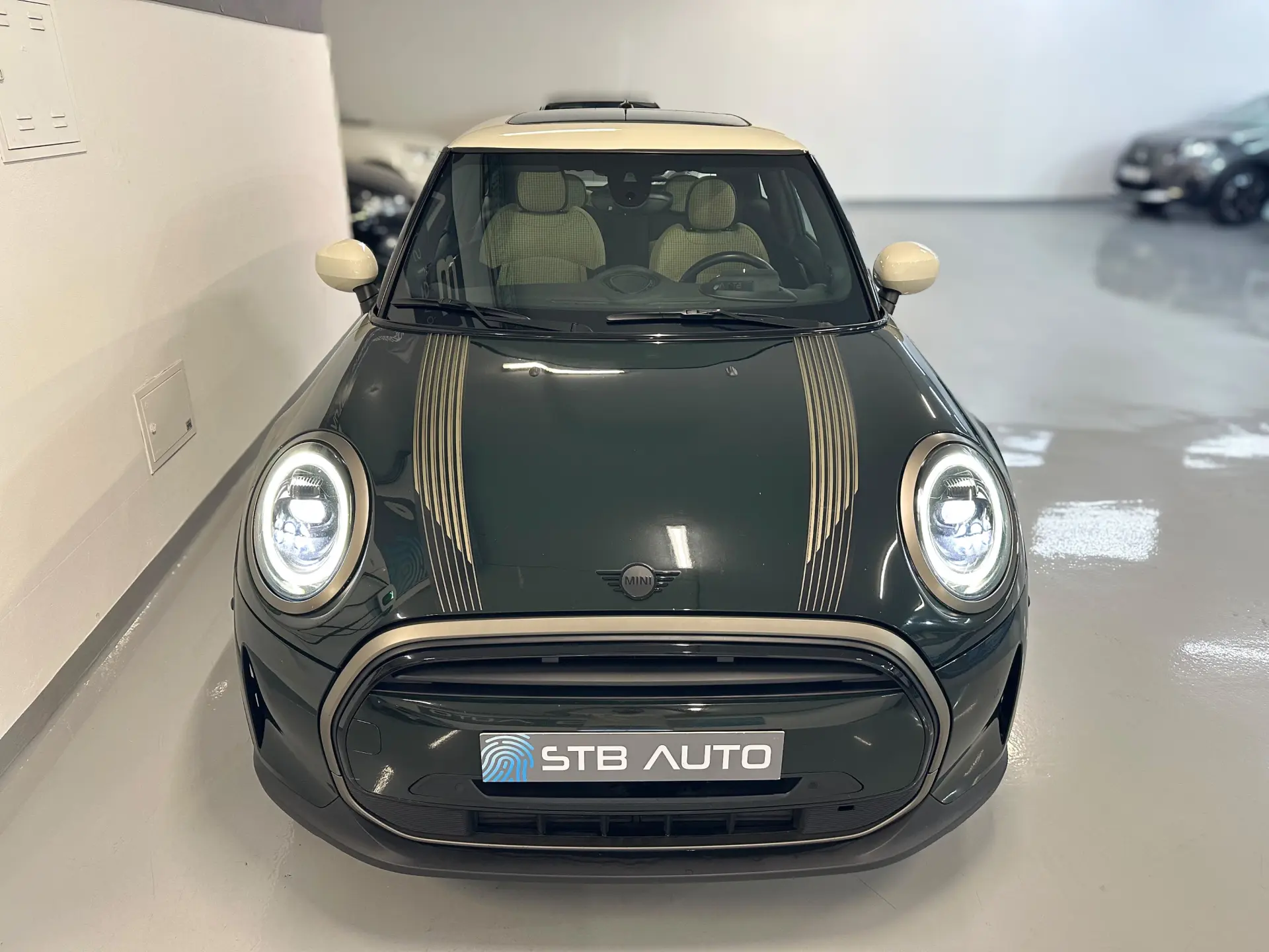 MINI 3 Portas Cooper Premium Resolute Edition Auto 2