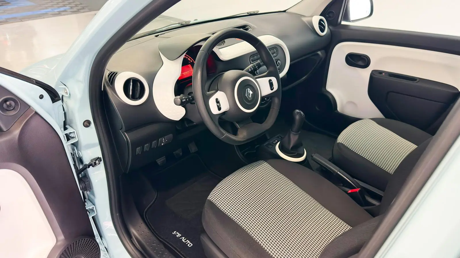Renault Twingo SCe 70 LIMITED 6
