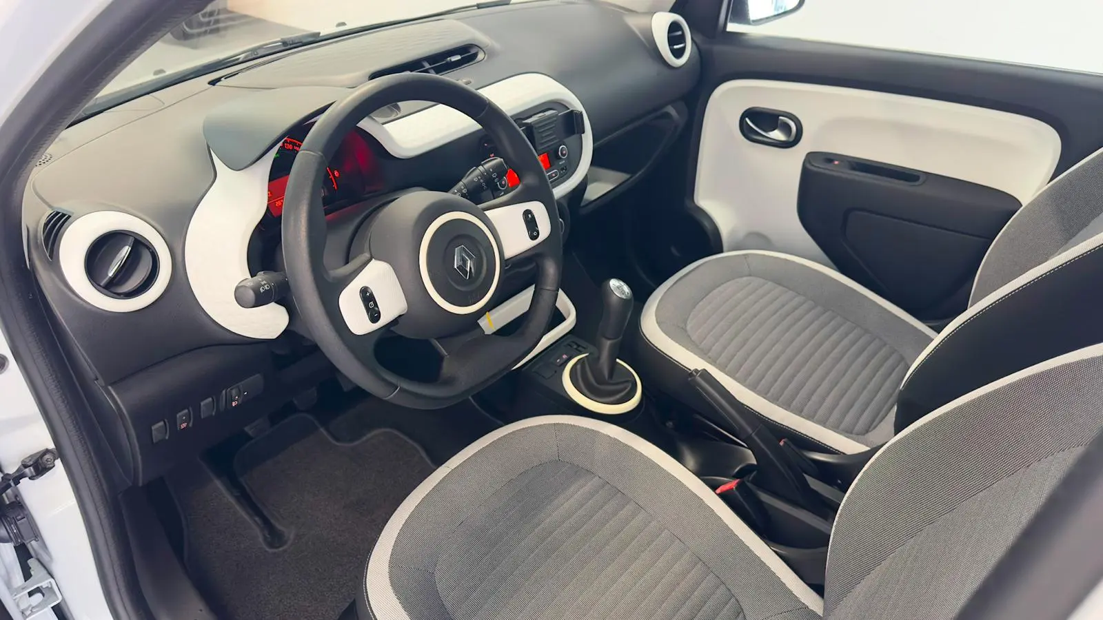 Renault Twingo 1.0 SCe Limited 26