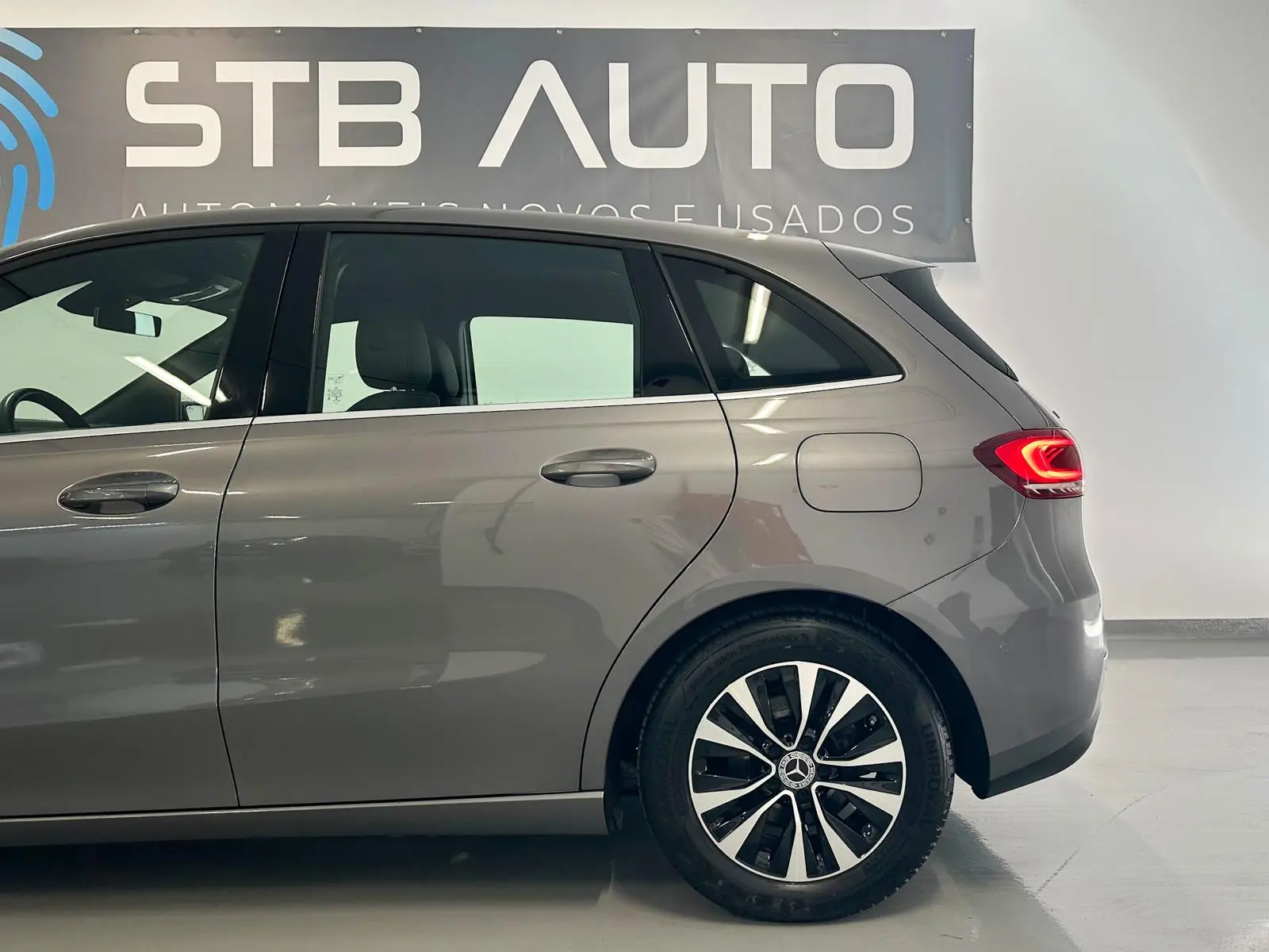 Mercedes-Benz B 180 7G-DCT Progressive 27