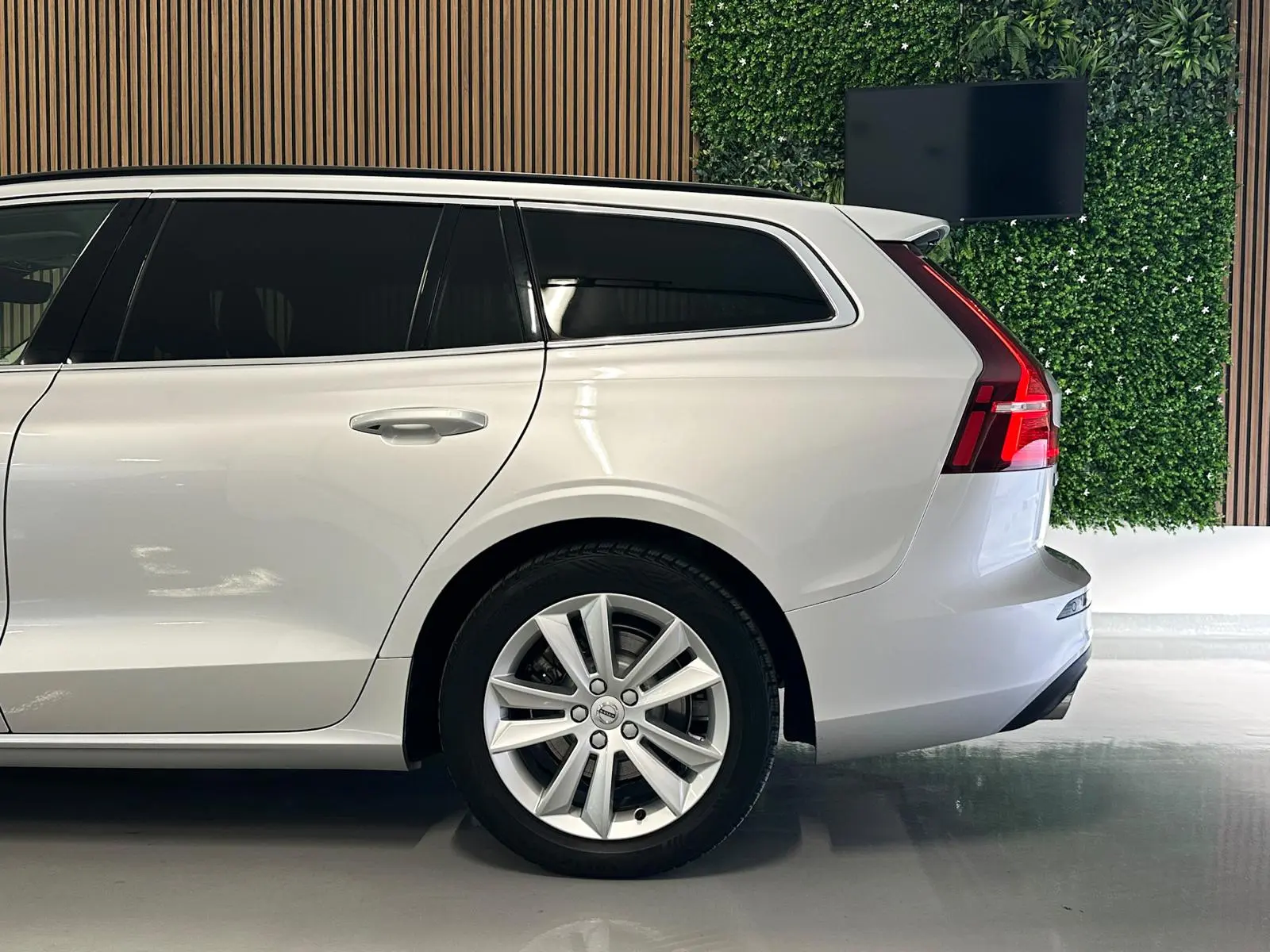 Volvo V60 B4 D Geartronic Momentum Pro 30