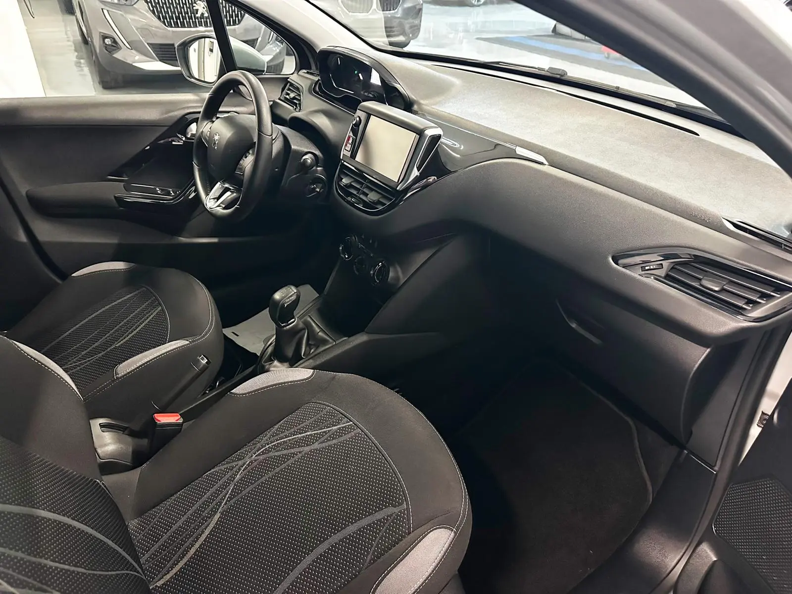 Peugeot 208 1.2 VTi Active 11