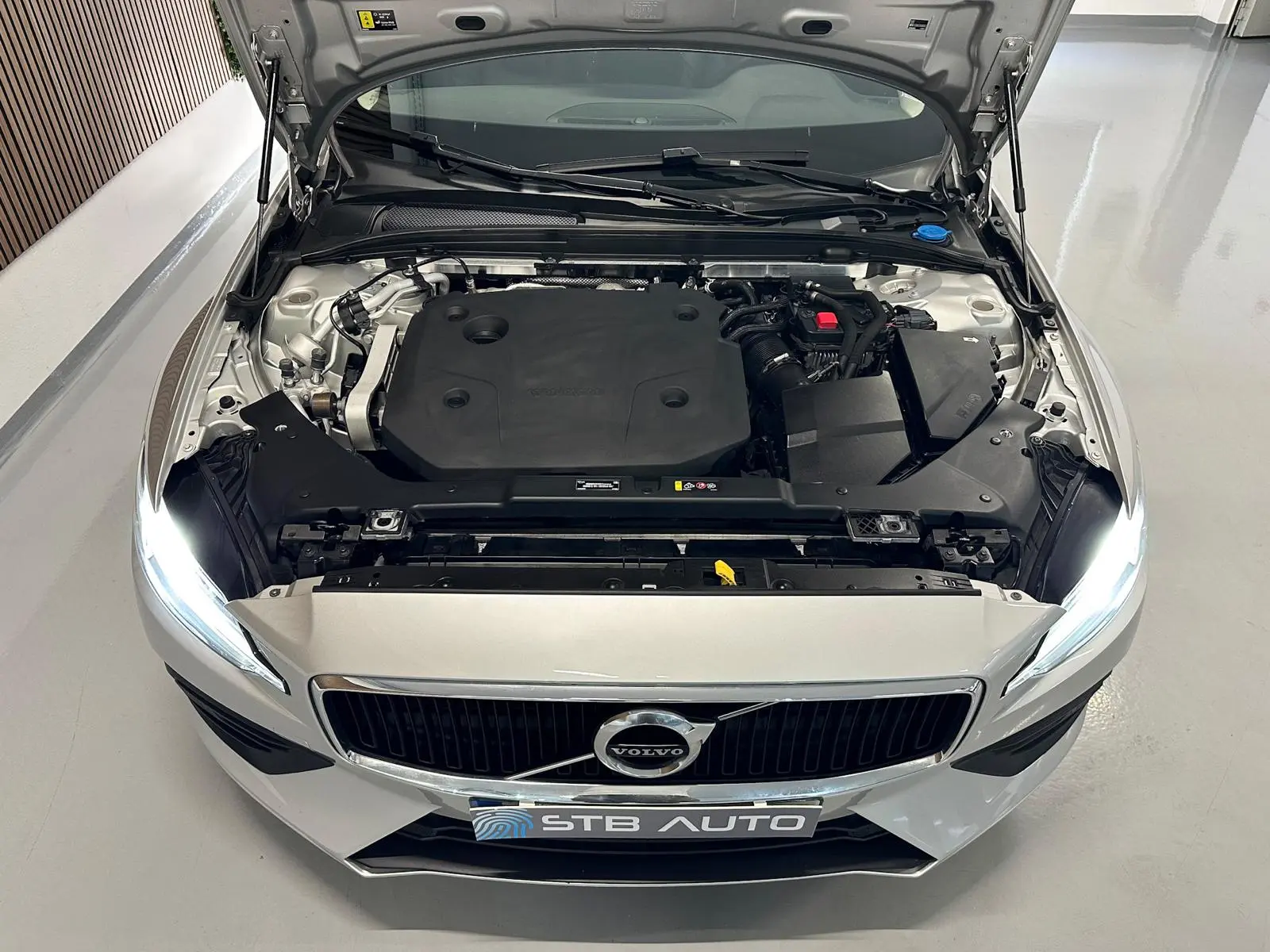 Volvo V60 B4 D Geartronic Momentum Pro 46