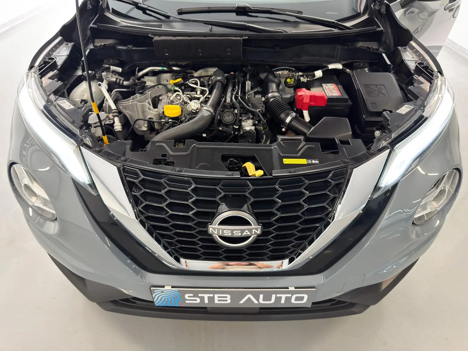 Nissan Juke 1.0 DIG-T N-Connecta DCT 32