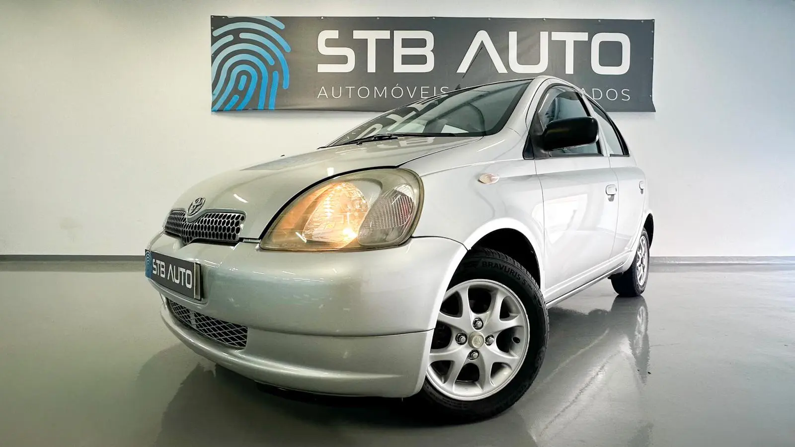 Toyota Yaris 1.0 Sol 6