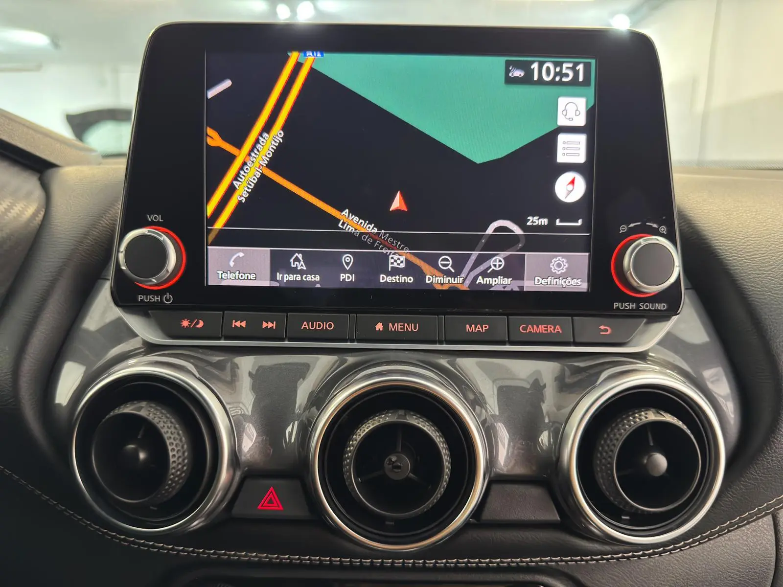 Nissan Juke 1.0 DIG-T N-Connecta DCT 21