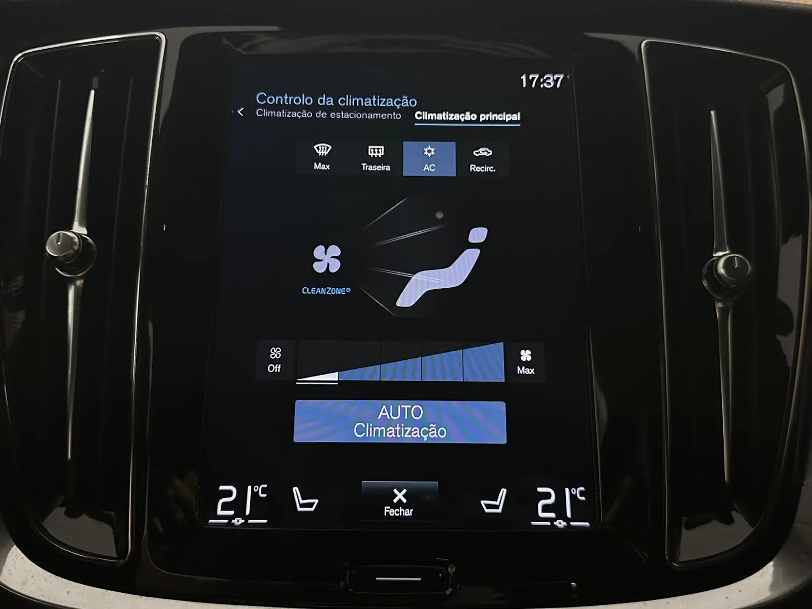 Volvo V60 B4 D Geartronic Momentum Pro 26