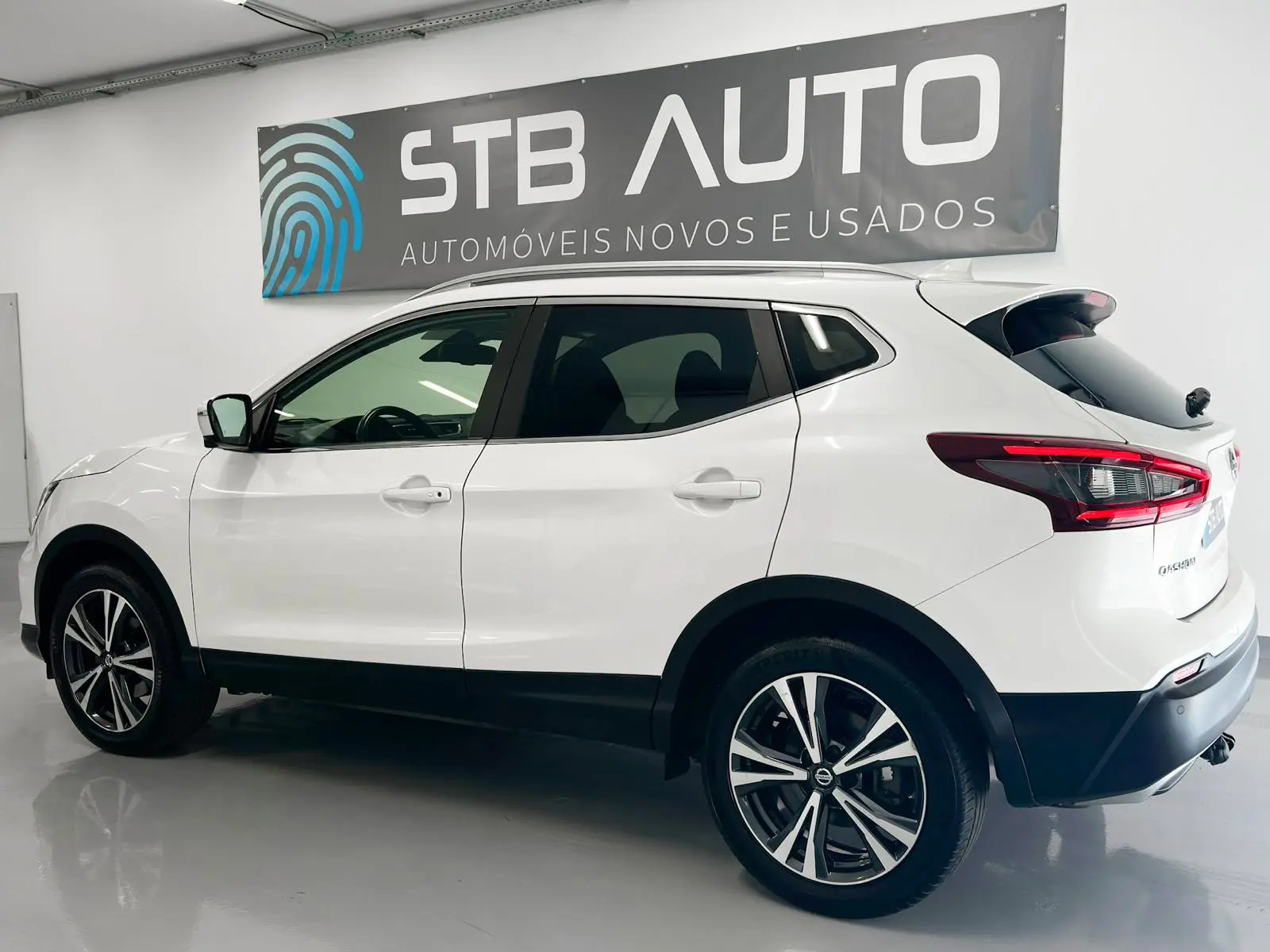 Nissan Qashqai 1.3 DIG-T N-Connecta DCT 14