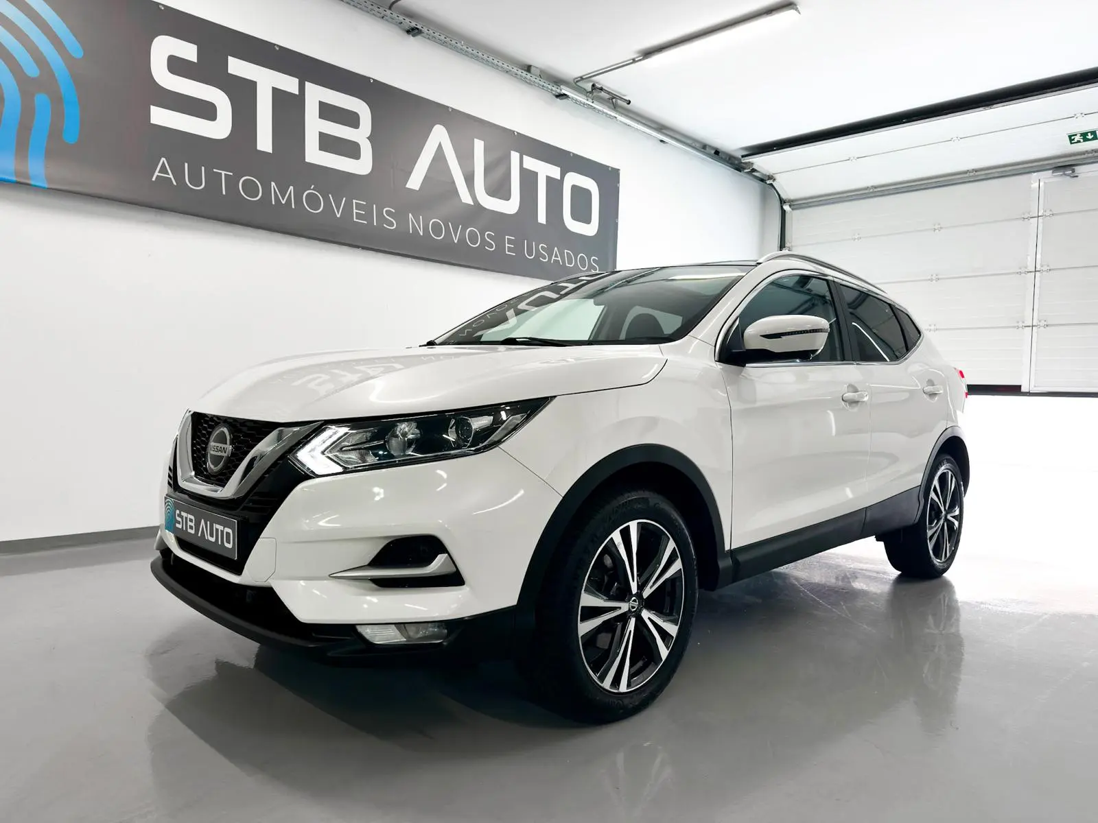 Nissan Qashqai 1.3 DIG-T N-Connecta DCT 4