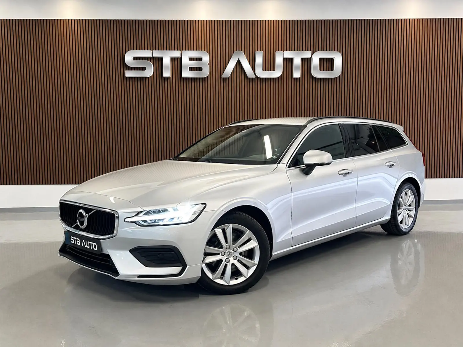 Volvo V60 B4 D Geartronic Momentum Pro 1