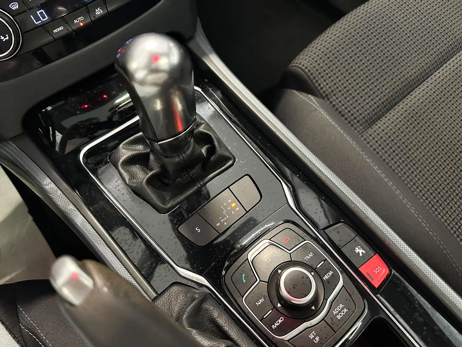 Peugeot 508 SW 1.6 e-HDi Allure 2-Tronic 105g 24