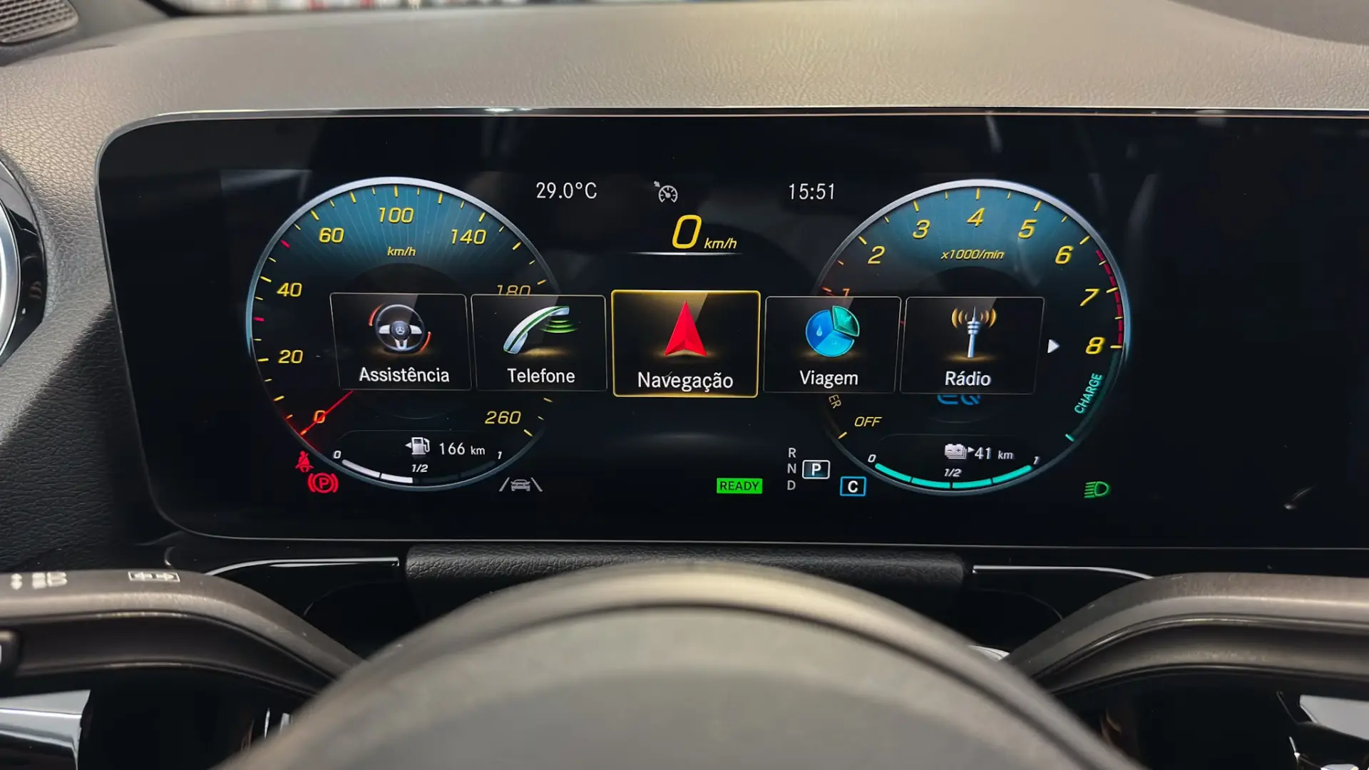 Mercedes-Benz GLA 250 e Progressive 24