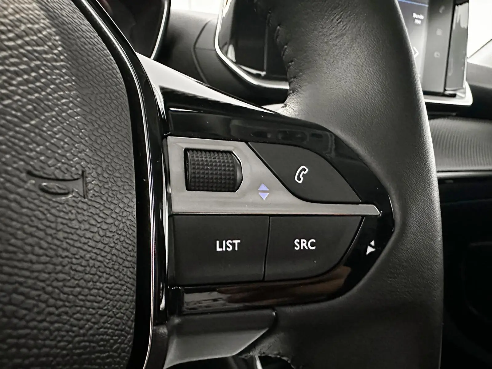 Peugeot 2008 PureTech 130 Stop&Start Allure 22