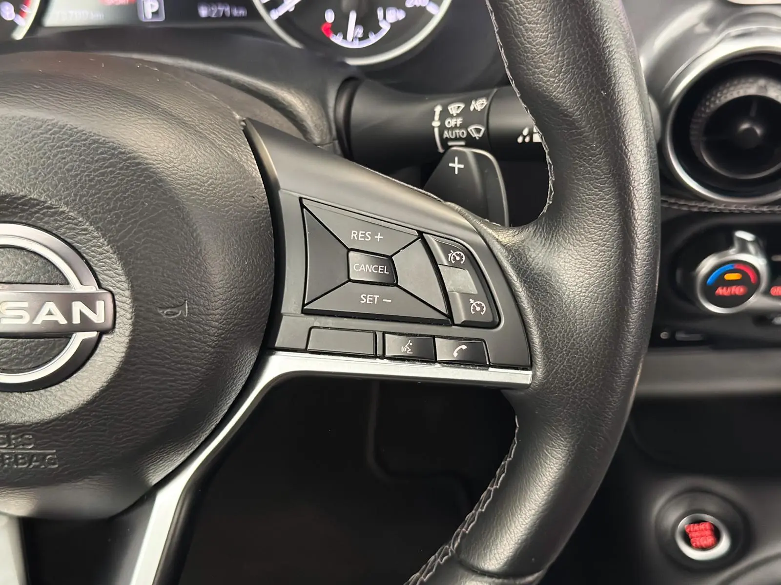 Nissan Juke 1.0 DIG-T N-Connecta DCT 27