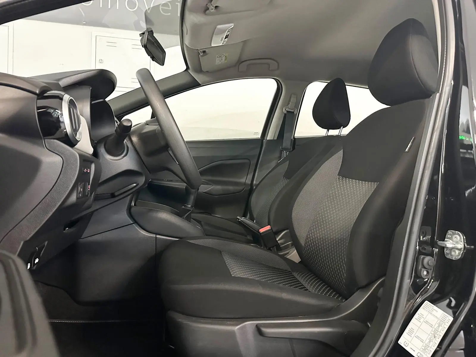 Nissan Micra 1.0 G Acenta 6