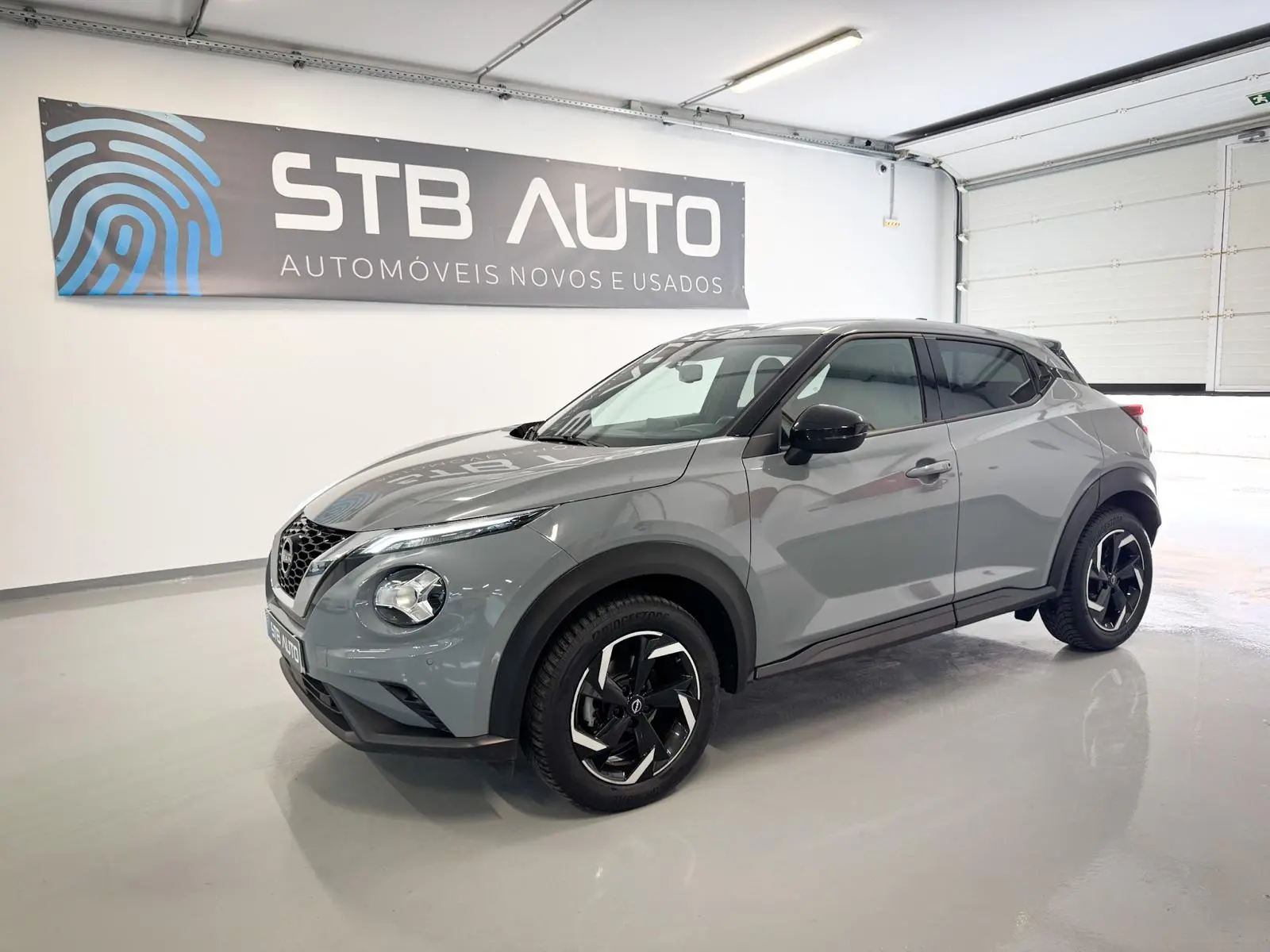 Nissan Juke 1.0 DIG-T N-Connecta DCT 14