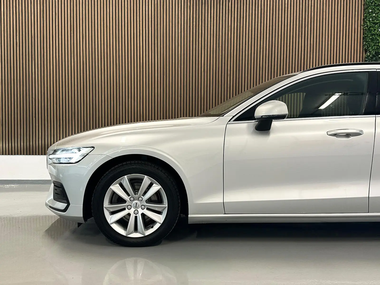 Volvo V60 B4 D Geartronic Momentum Pro 42