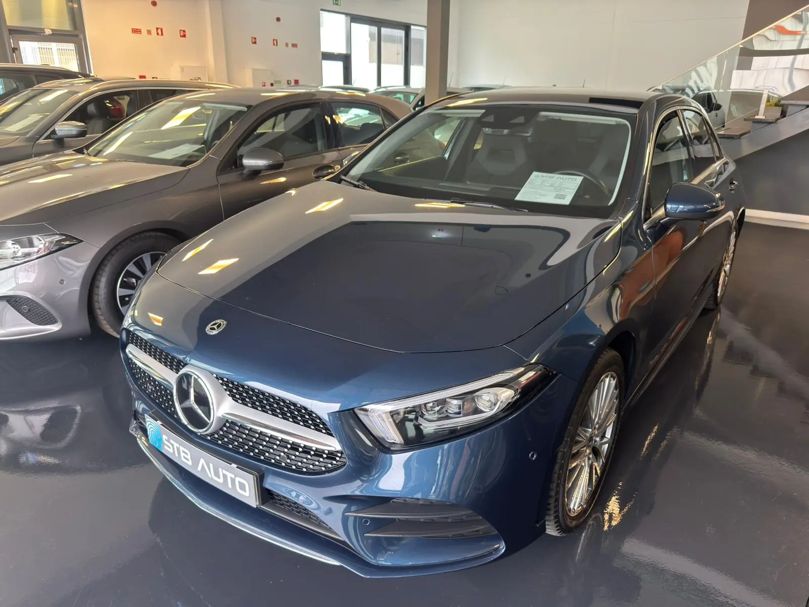 Mercedes-Benz A 250 e AMG Line 1
