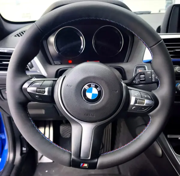 BMW 116 d Pack M 12