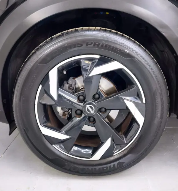 Nissan Juke Crossover Hybrid 143 Business+ 8