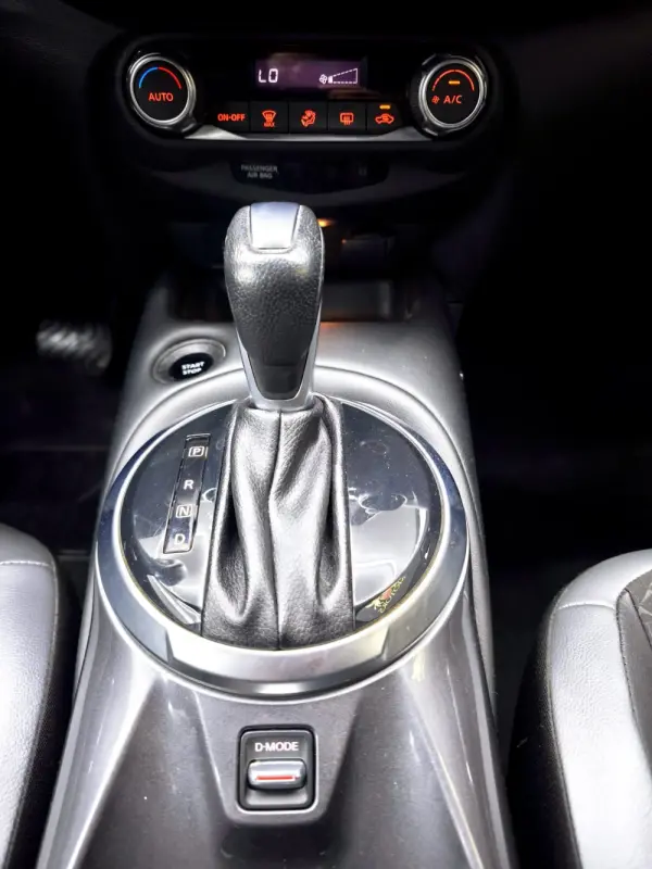 Nissan Juke Crossover Hybrid 143 Business+ 24