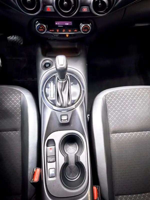 Nissan Juke Crossover Hybrid 143 Business+ 26