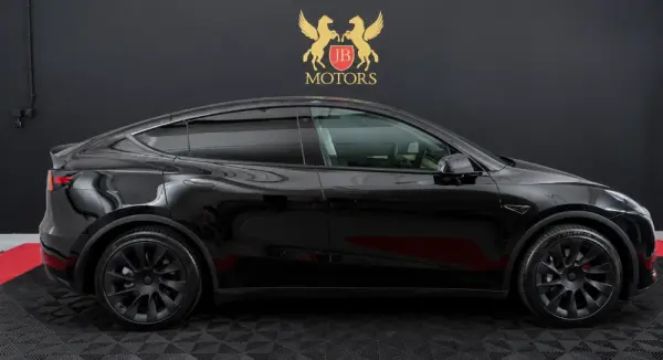 Tesla Model Y Standard 3