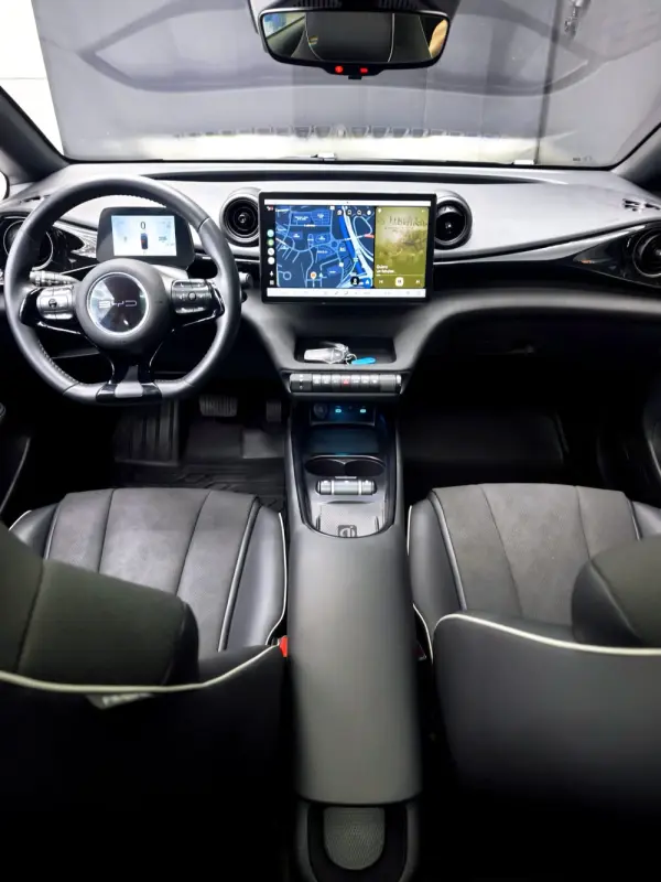 BYD Dolphin 60.4 kWh Design 19