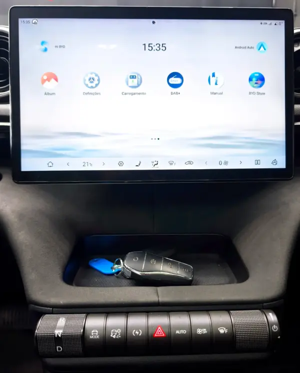 BYD Dolphin 60.4 kWh Design 32