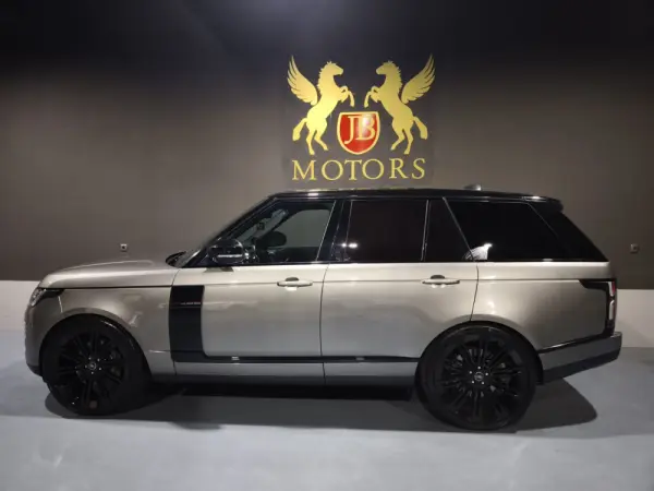 Land Rover Range Rover P400e Plug-in Vogue 1