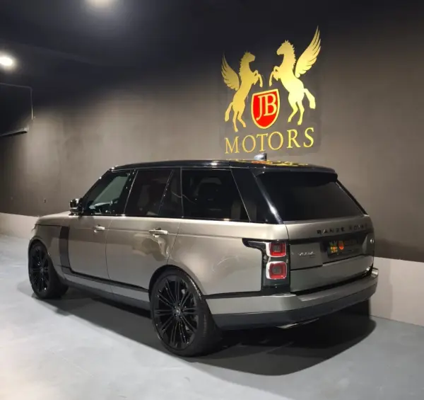Land Rover Range Rover P400e Plug-in Vogue 3