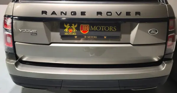 Land Rover Range Rover P400e Plug-in Vogue 8