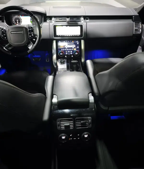 Land Rover Range Rover P400e Plug-in Vogue 17