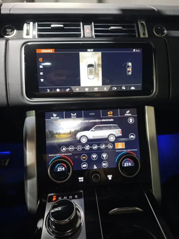 Land Rover Range Rover P400e Plug-in Vogue 19